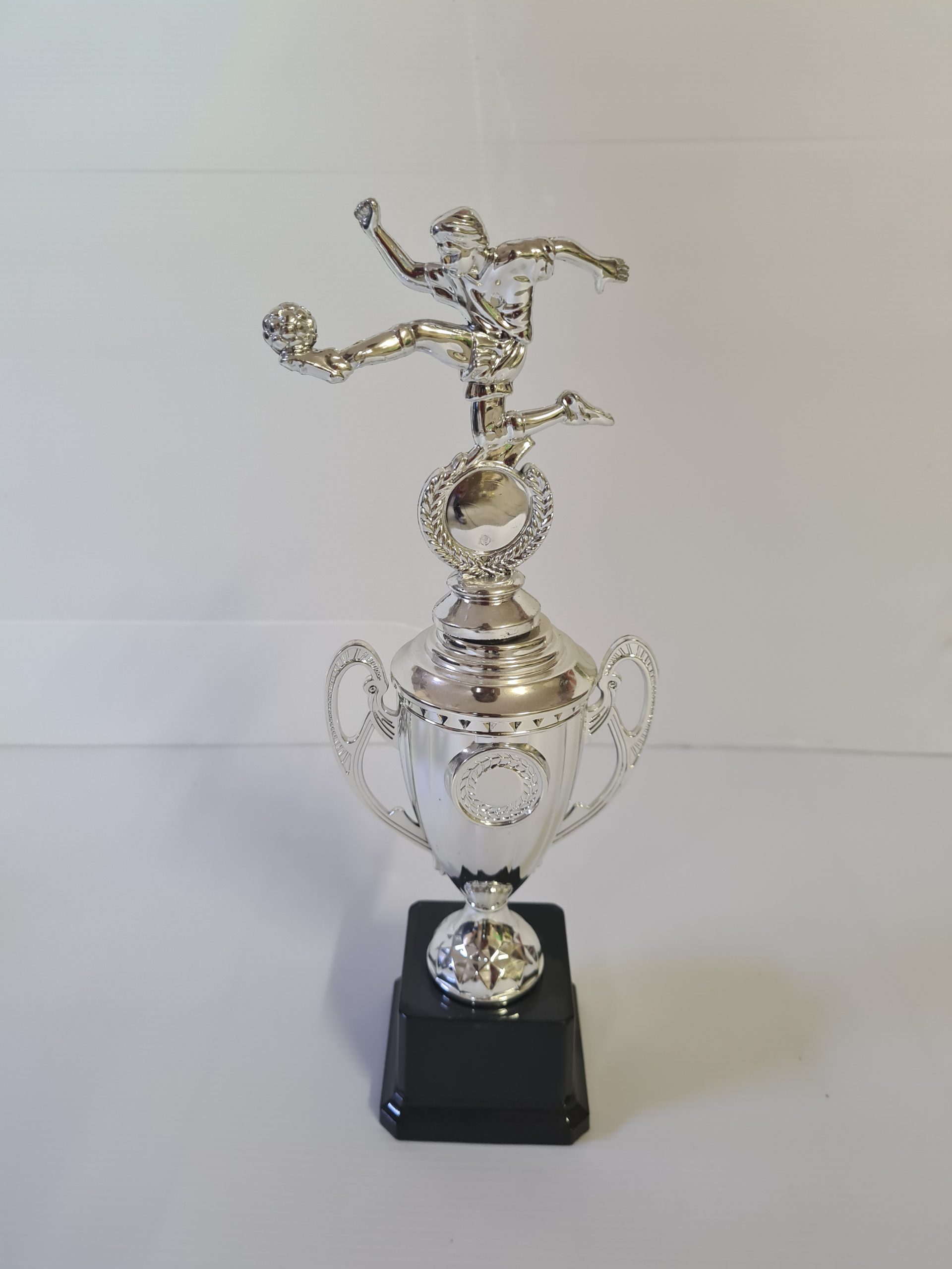 גביע כסף שחקן כדורגל בועט גביע כסף שחקן כדורגל בועט