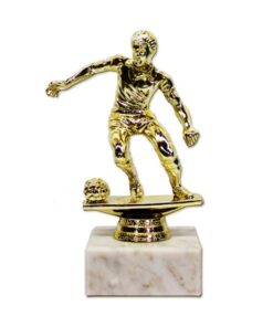 גביע כדורגלן  צבע זהב  גובה 17ס'מ