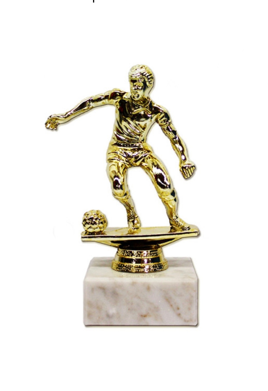גביע כדורגלן  צבע זהב  גובה 17ס'מ