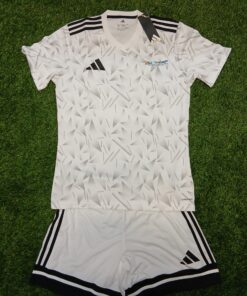 חליפת כדורגל אדידס